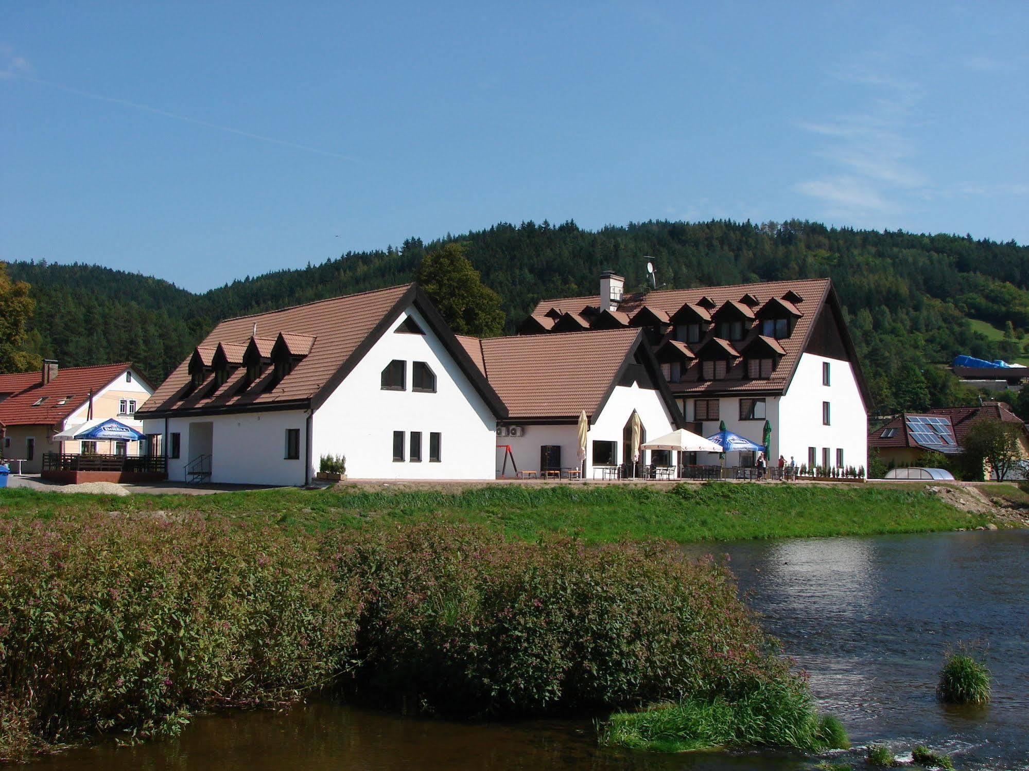 Hotel Vir Exterior photo